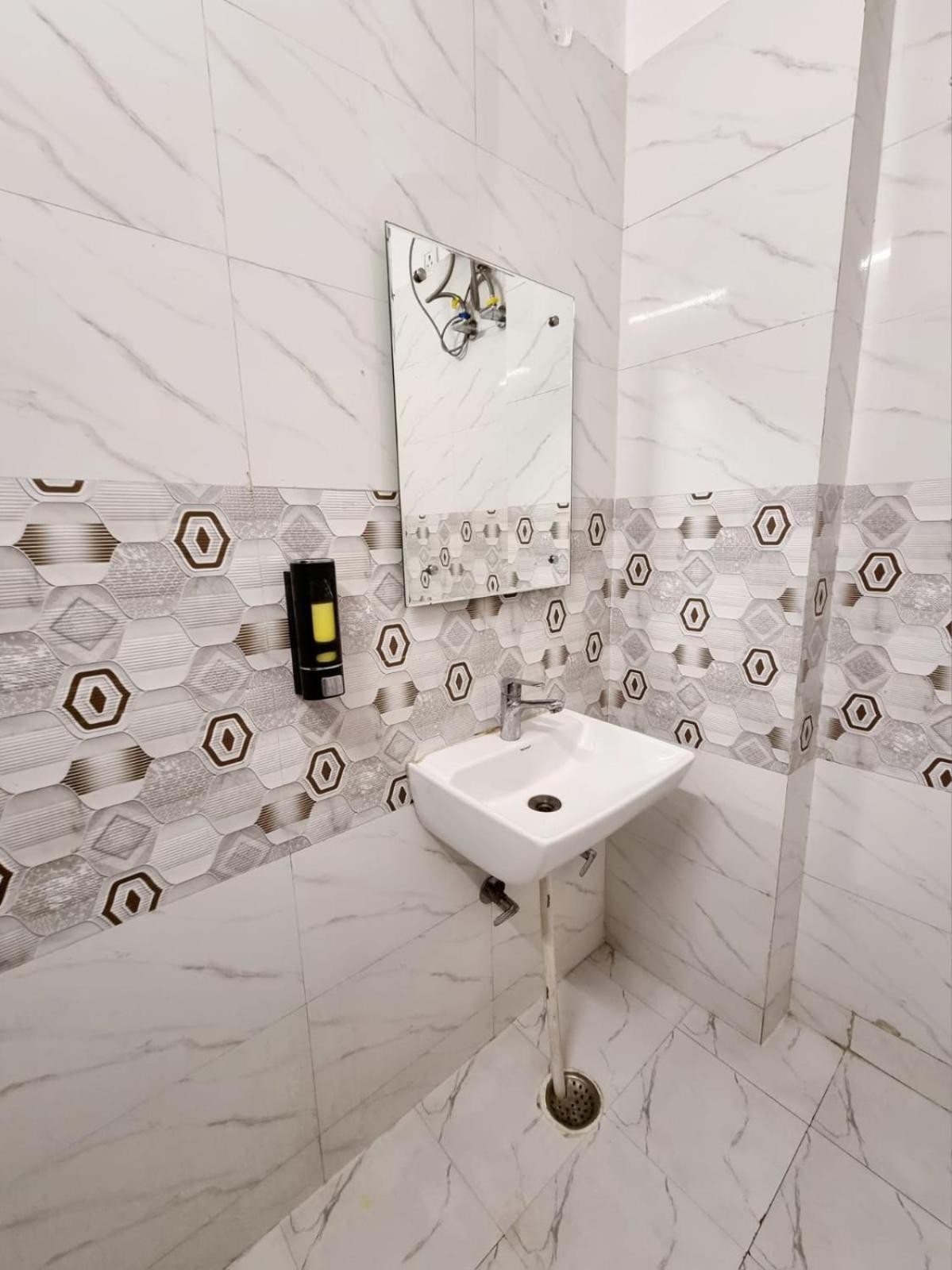 Holidayy Inn Allāhābād Junction エクステリア 写真
